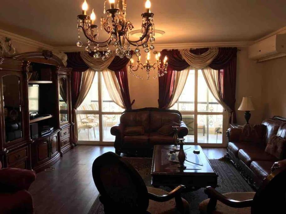 Apartment Elegant And Spacious Luxury In Al Rehab Gated Community, New