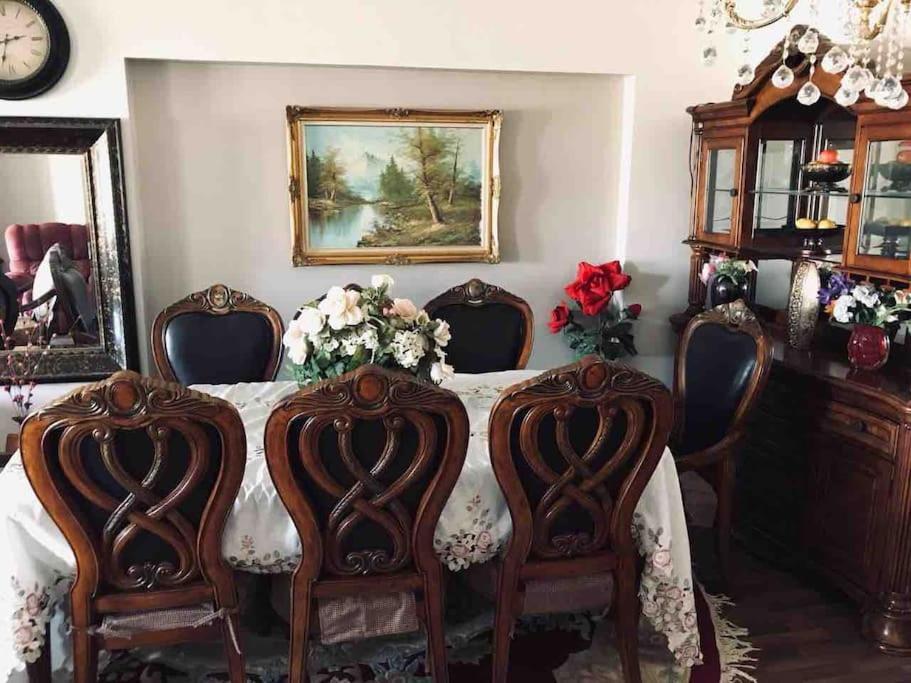 Apartment Elegant And Spacious Luxury In Al Rehab Gated Community, New