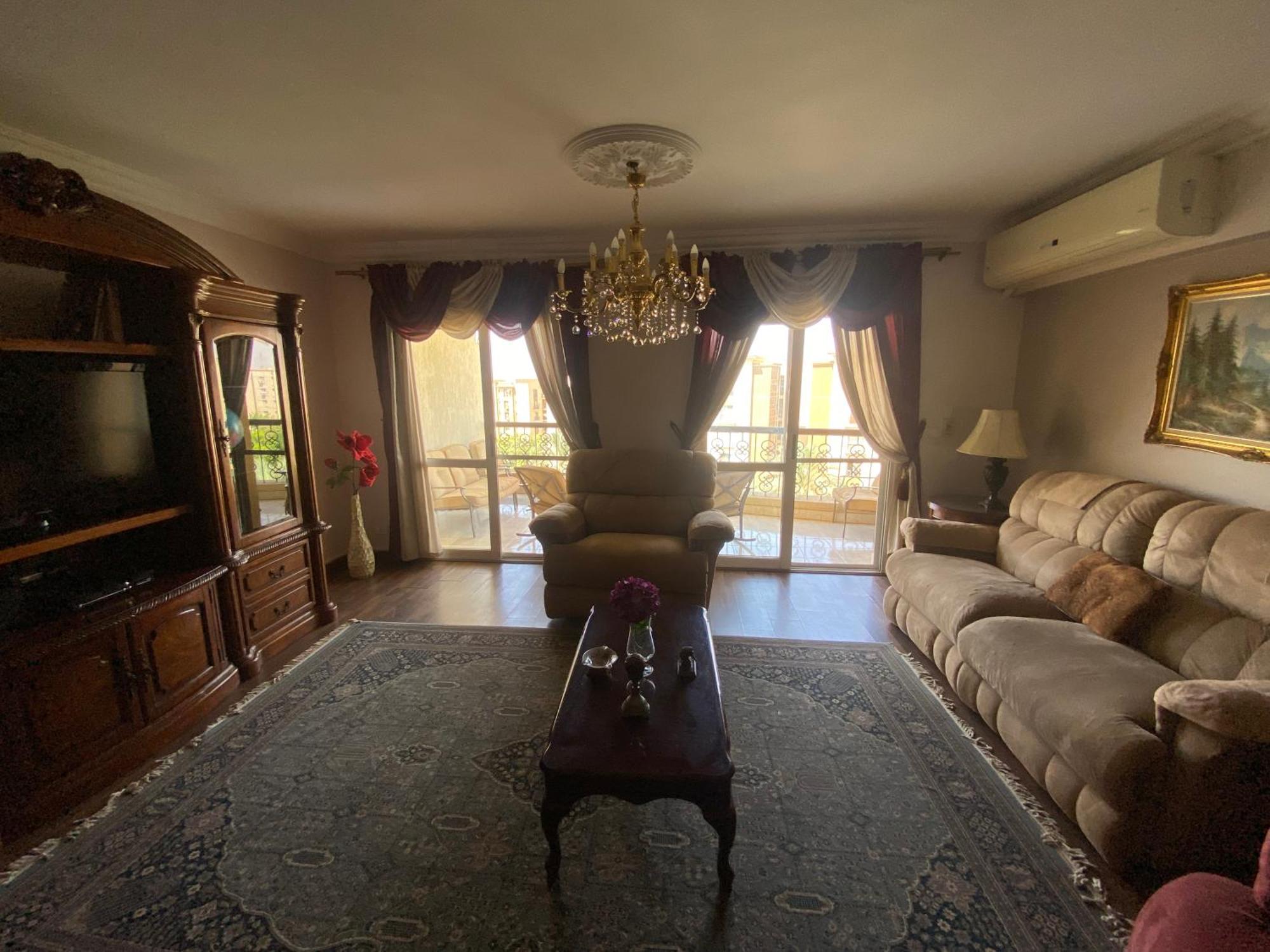 Apartment Elegant And Spacious Luxury In Al Rehab Gated Community, New